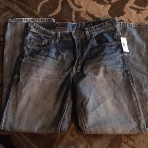 Axel Brand Jeans. Relaxed Straight.